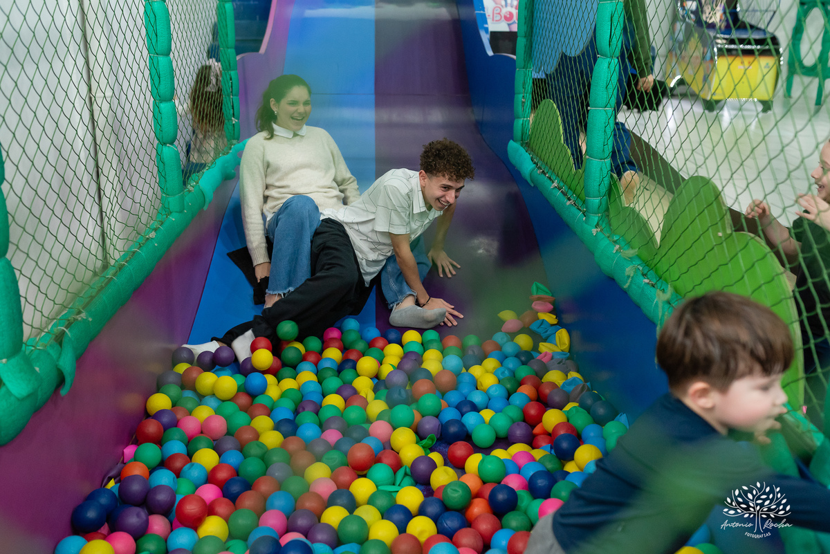 aniversário infantil - 6 anos - festa da Manu - decoração Enrolados - Rapunzel - fotografia infantil - fotografia de aniversário - Antonio Rocha Fotografias – Cliff Kids  - festa temática - ensaio infantil - fotografia profissional - Pelotas