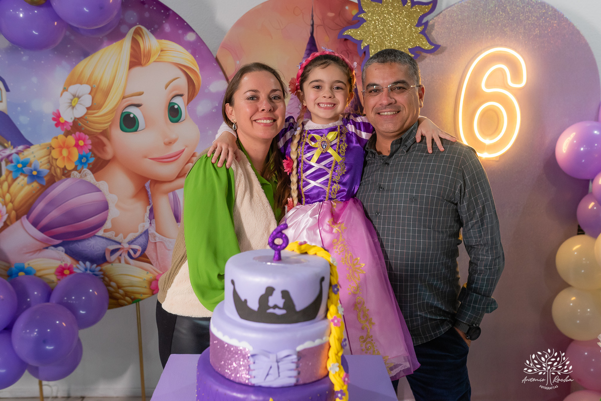 aniversário infantil - 6 anos - festa da Manu - decoração Enrolados - Rapunzel - fotografia infantil - fotografia de aniversário - Antonio Rocha Fotografias – Cliff Kids  - festa temática - ensaio infantil - fotografia profissional - Pelotas