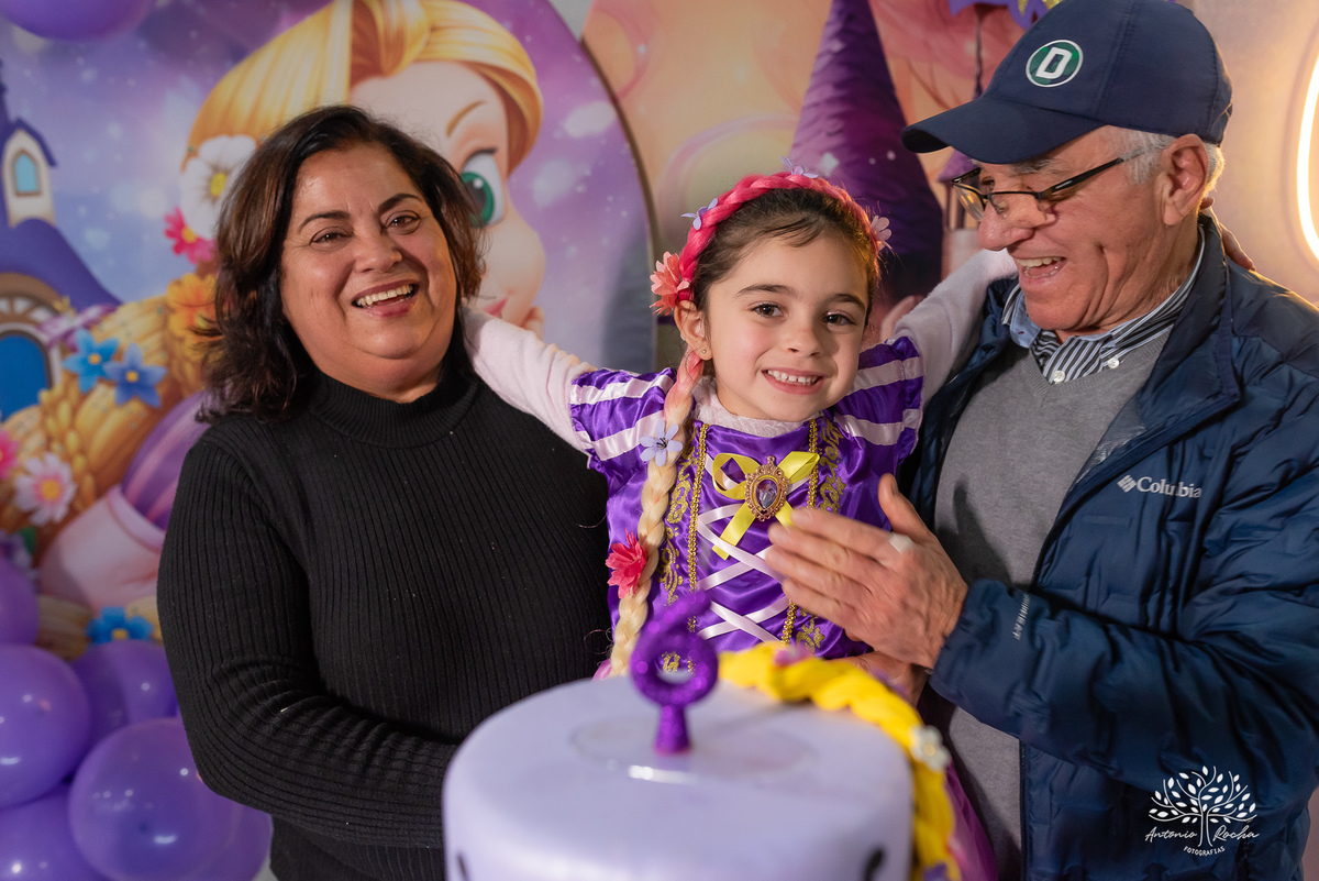 aniversário infantil - 6 anos - festa da Manu - decoração Enrolados - Rapunzel - fotografia infantil - fotografia de aniversário - Antonio Rocha Fotografias – Cliff Kids  - festa temática - ensaio infantil - fotografia profissional - Pelotas