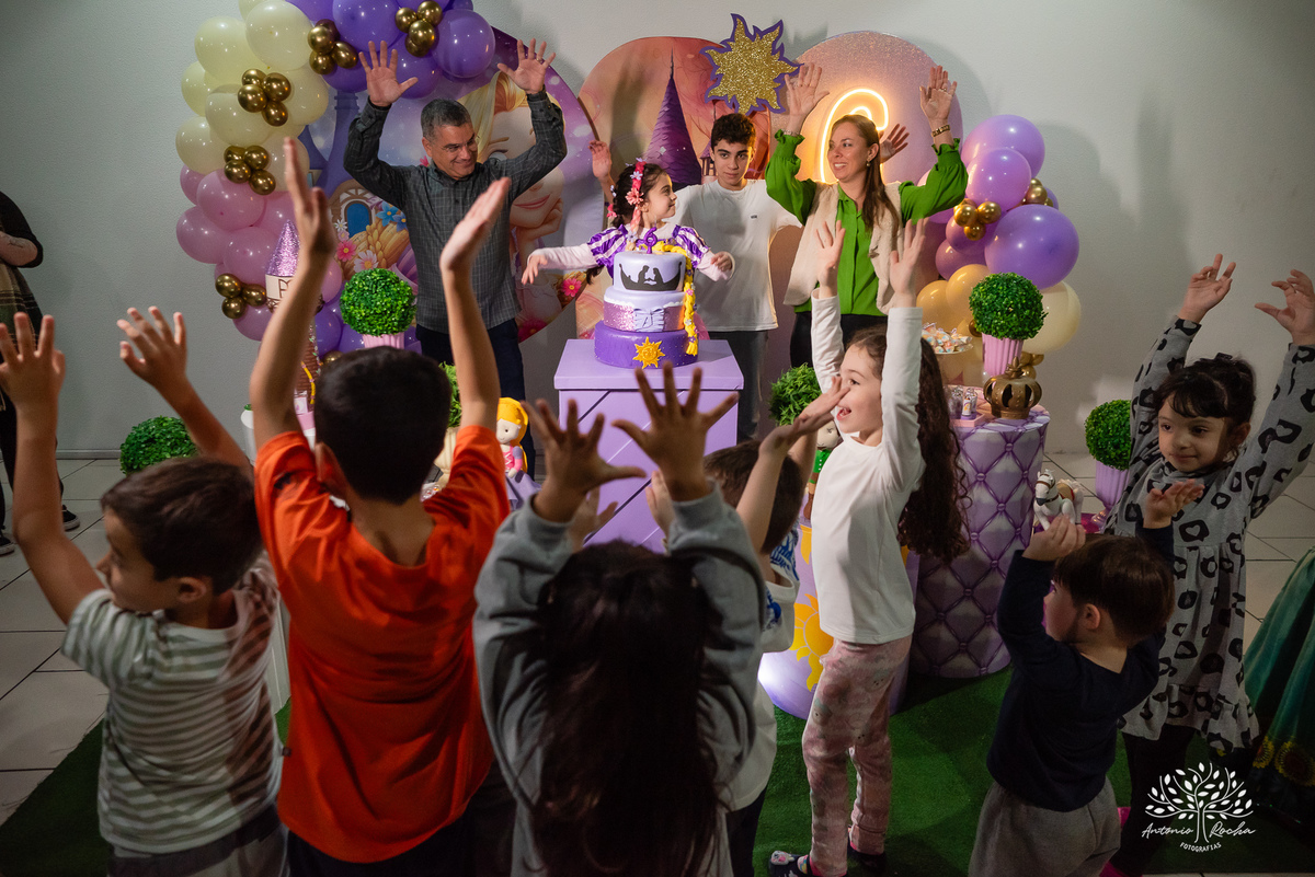 aniversário infantil - 6 anos - festa da Manu - decoração Enrolados - Rapunzel - fotografia infantil - fotografia de aniversário - Antonio Rocha Fotografias – Cliff Kids  - festa temática - ensaio infantil - fotografia profissional - Pelotas