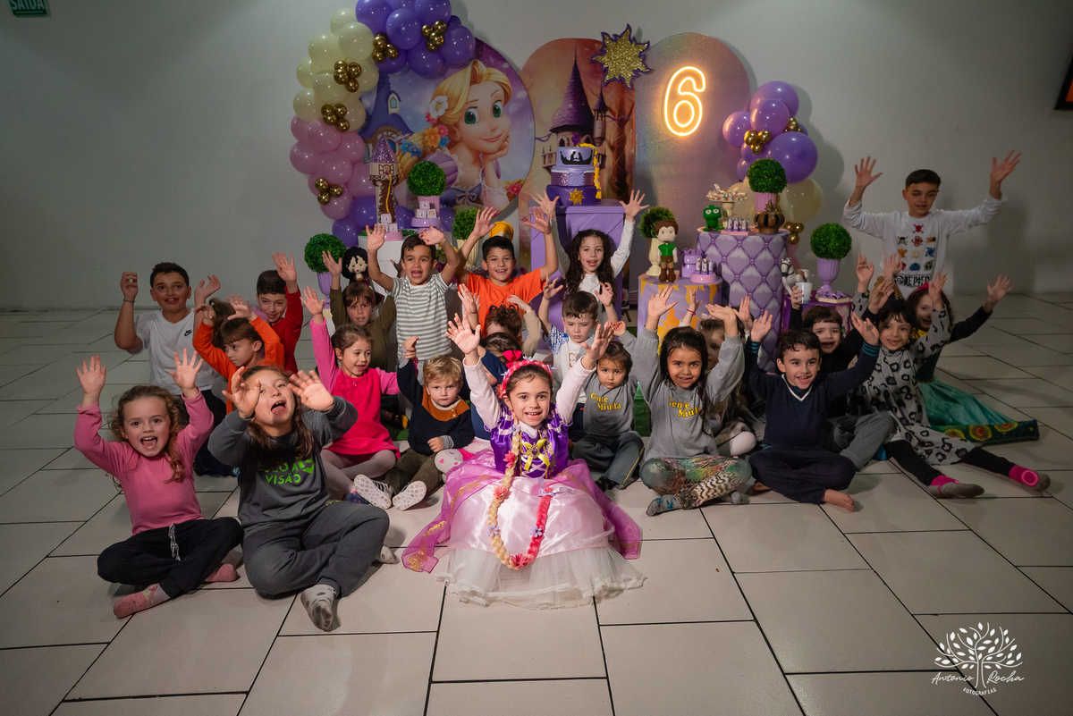 aniversário infantil - 6 anos - festa da Manu - decoração Enrolados - Rapunzel - fotografia infantil - fotografia de aniversário - Antonio Rocha Fotografias – Cliff Kids  - festa temática - ensaio infantil - fotografia profissional - Pelotas
