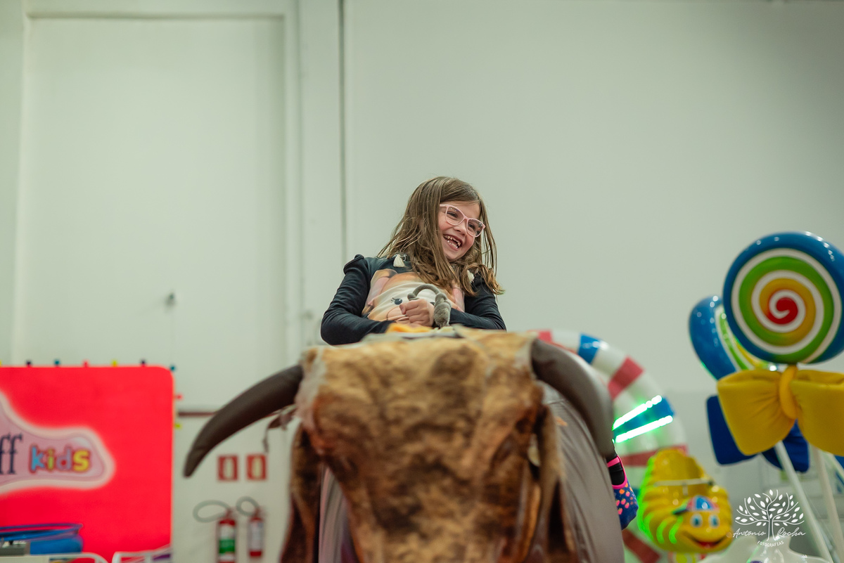 fotografia infantil - aniversário infantil - festa Mundo Bita - fotografia de família - registrar momentos - ensaio infantil - memórias afetivas - fotógrafo em Pelotas - infância feliz - Antonio Rocha Fotografias - Cliff Kids - Aniversário de Criança