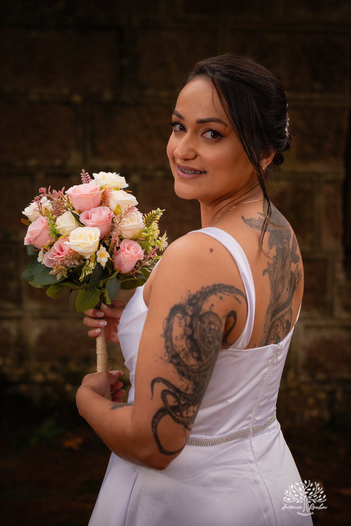 ensaio pós-casamento - pedreiras do Capão - ensaio ao entardecer - fotografia de casal - fotógrafo Pelotas - fotos criativas de casal - luz dourada - Antonio Rocha Fotografias - ensaio ao pôr do sol - ensaio de casamento - pós-cerimônia