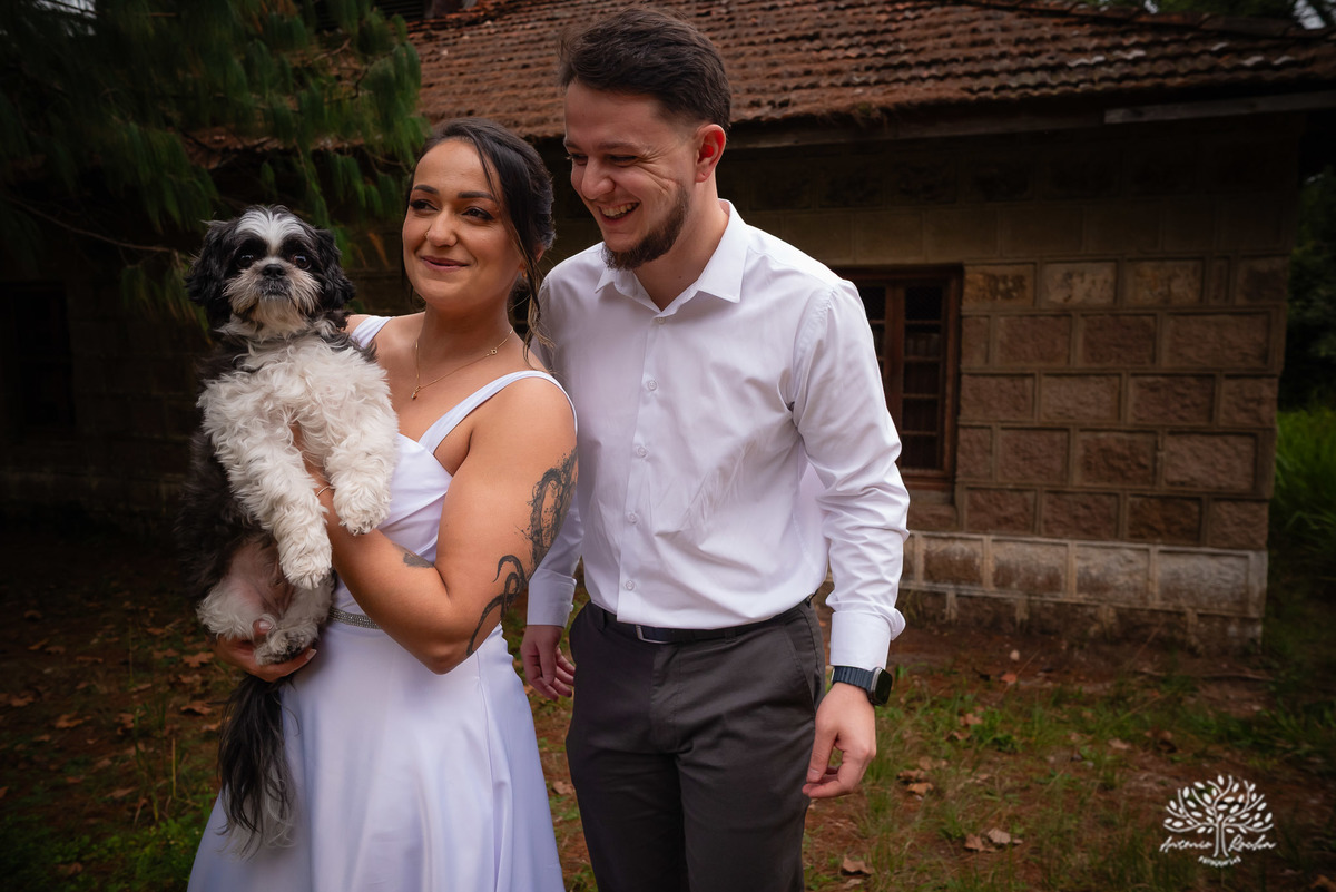 ensaio pós-casamento - pedreiras do Capão - ensaio ao entardecer - fotografia de casal - fotógrafo Pelotas - fotos criativas de casal - luz dourada - Antonio Rocha Fotografias - ensaio ao pôr do sol - ensaio de casamento - pós-cerimônia