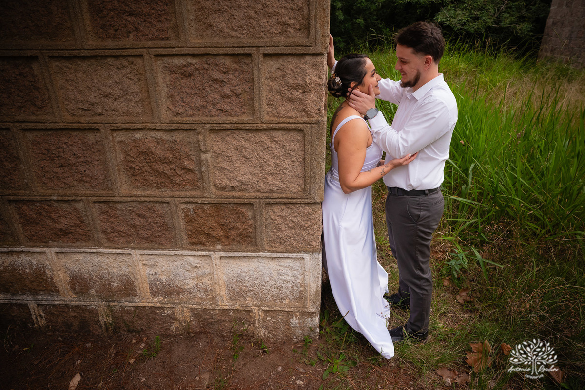 ensaio pós-casamento - pedreiras do Capão - ensaio ao entardecer - fotografia de casal - fotógrafo Pelotas - fotos criativas de casal - luz dourada - Antonio Rocha Fotografias - ensaio ao pôr do sol - ensaio de casamento - pós-cerimônia