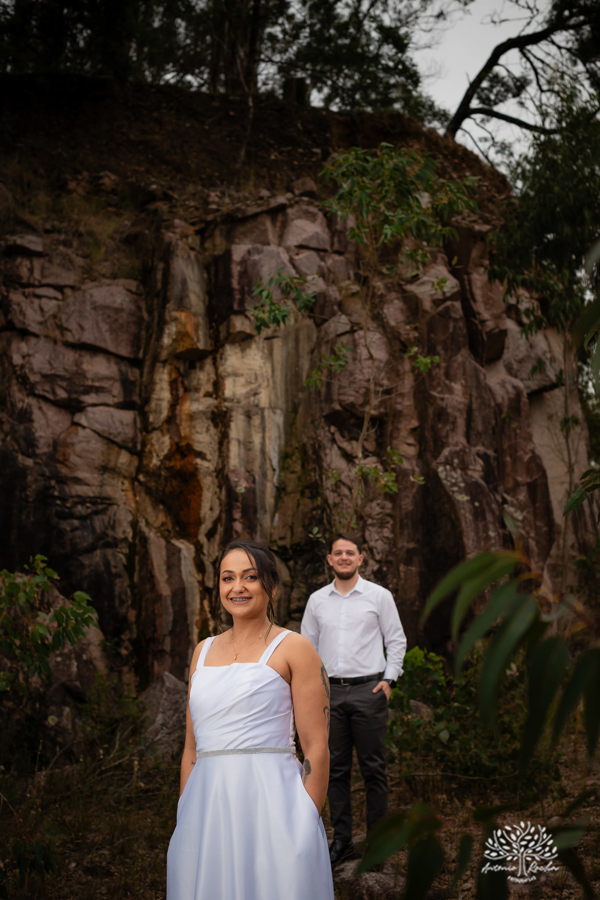 ensaio pós-casamento - pedreiras do Capão - ensaio ao entardecer - fotografia de casal - fotógrafo Pelotas - fotos criativas de casal - luz dourada - Antonio Rocha Fotografias - ensaio ao pôr do sol - ensaio de casamento - pós-cerimônia