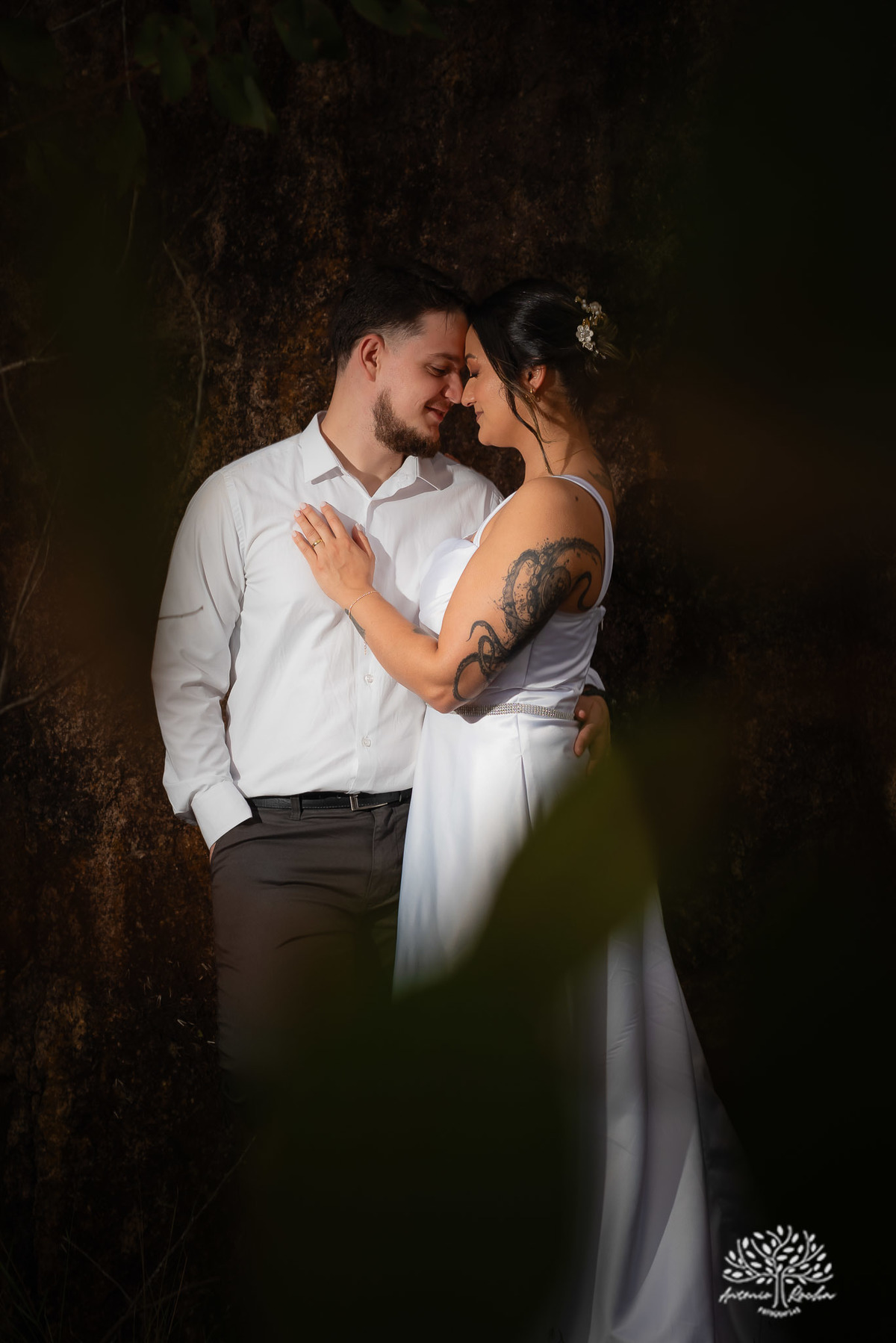 ensaio pós-casamento - pedreiras do Capão - ensaio ao entardecer - fotografia de casal - fotógrafo Pelotas - fotos criativas de casal - luz dourada - Antonio Rocha Fotografias - ensaio ao pôr do sol - ensaio de casamento - pós-cerimônia