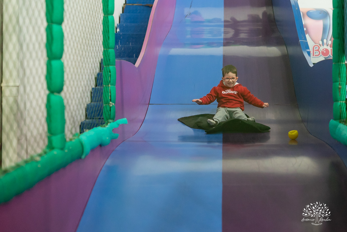 Pelotas - aniversário infantil - festa infantil - fotógrafo de aniversários - fotos de aniversário - 4 anos - festa de super-herói - Homem-Aranha - brincadeiras infantis - memórias da infância - diversão crianças - festa com amigos - fotografia de festas