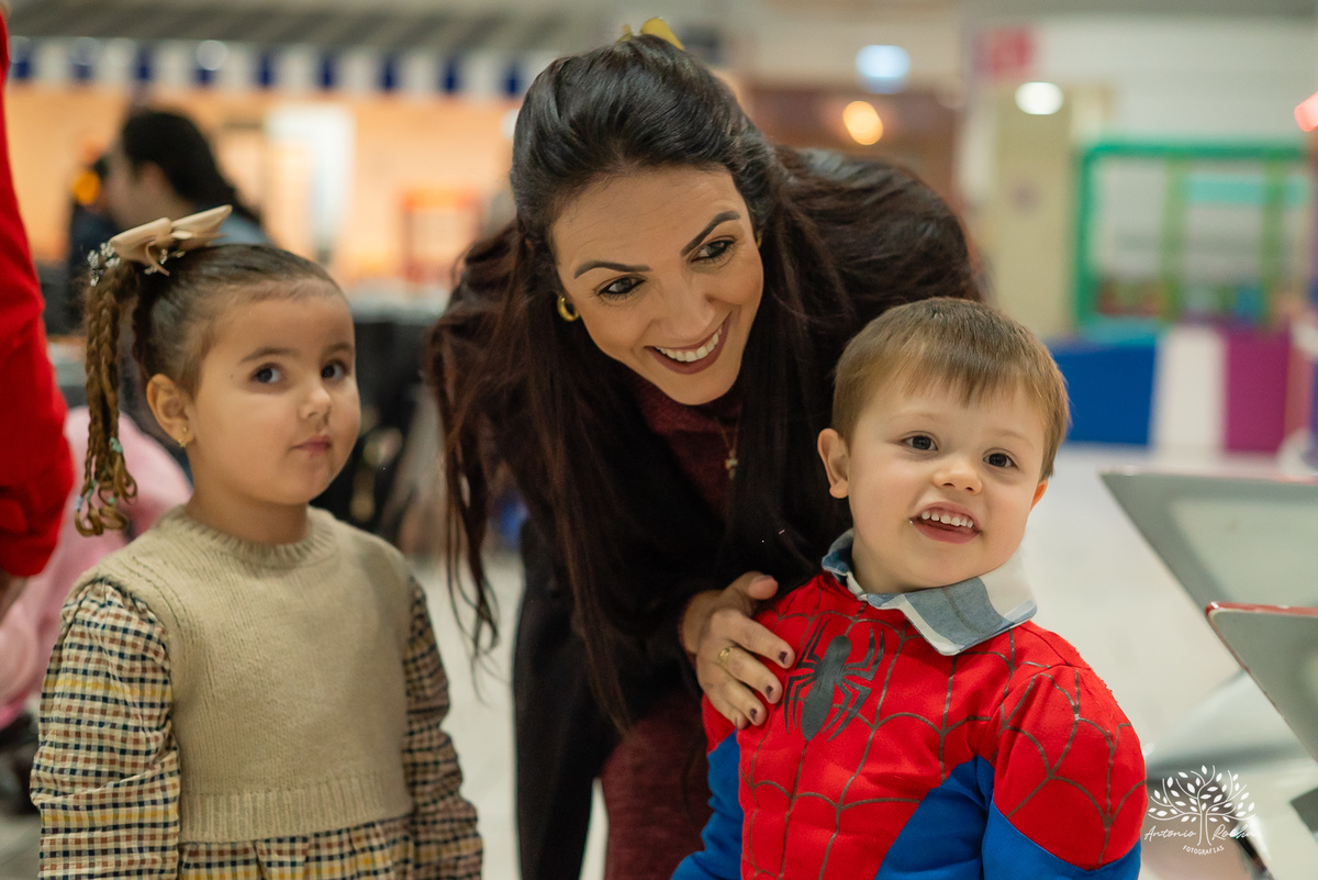 Pelotas - aniversário infantil - festa infantil - fotógrafo de aniversários - fotos de aniversário - 4 anos - festa de super-herói - Homem-Aranha - brincadeiras infantis - memórias da infância - diversão crianças - festa com amigos - fotografia de festas