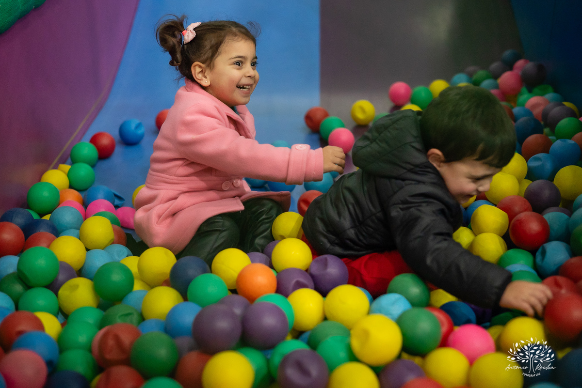 Pelotas - aniversário infantil - festa infantil - fotógrafo de aniversários - fotos de aniversário - 4 anos - festa de super-herói - Homem-Aranha - brincadeiras infantis - memórias da infância - diversão crianças - festa com amigos - fotografia de festas