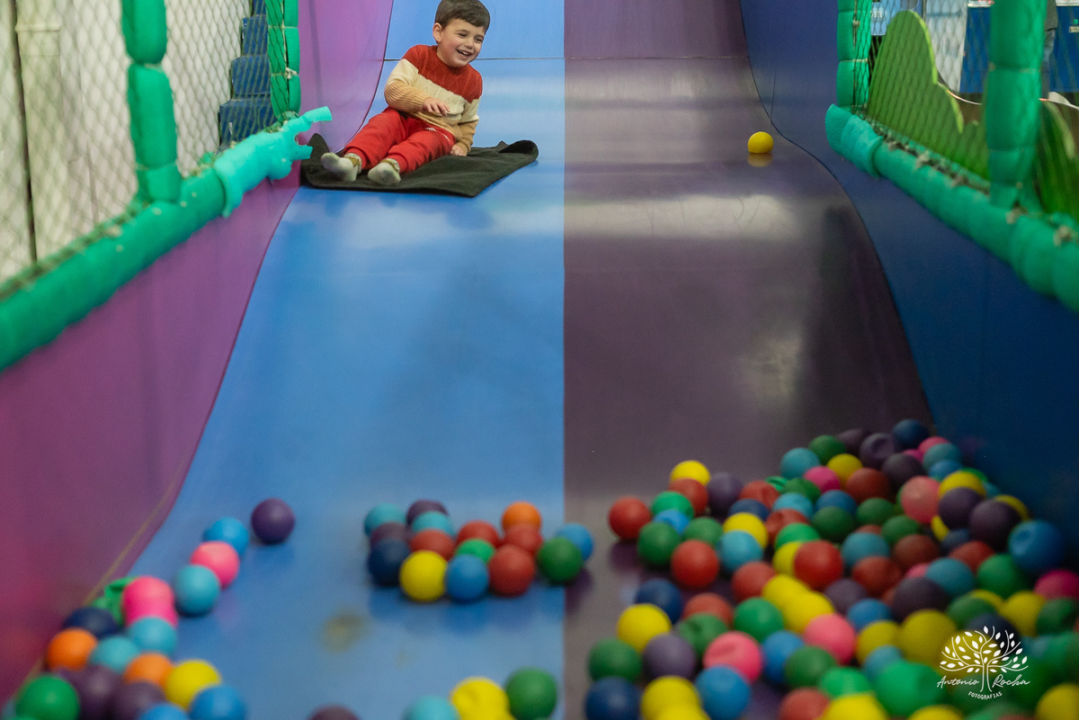 Pelotas - aniversário infantil - festa infantil - fotógrafo de aniversários - fotos de aniversário - 4 anos - festa de super-herói - Homem-Aranha - brincadeiras infantis - memórias da infância - diversão crianças - festa com amigos - fotografia de festas