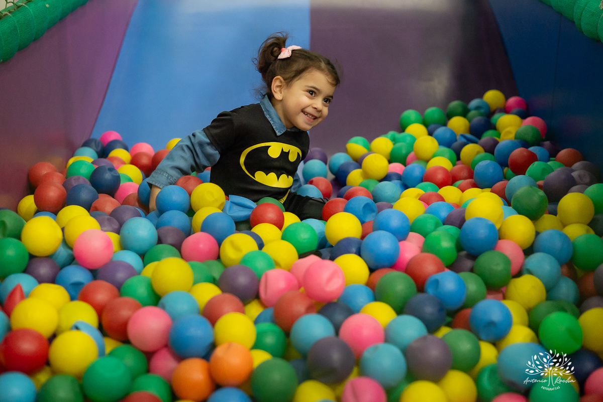Pelotas - aniversário infantil - festa infantil - fotógrafo de aniversários - fotos de aniversário - 4 anos - festa de super-herói - Homem-Aranha - brincadeiras infantis - memórias da infância - diversão crianças - festa com amigos - fotografia de festas