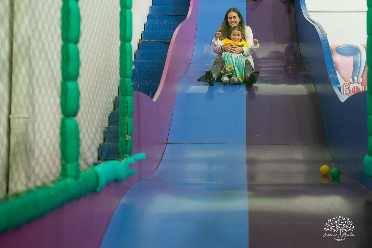 Pelotas - aniversário infantil - festa infantil - fotógrafo de aniversários - fotos de aniversário - 4 anos - festa de super-herói - Homem-Aranha - brincadeiras infantis - memórias da infância - diversão crianças - festa com amigos - fotografia de festas