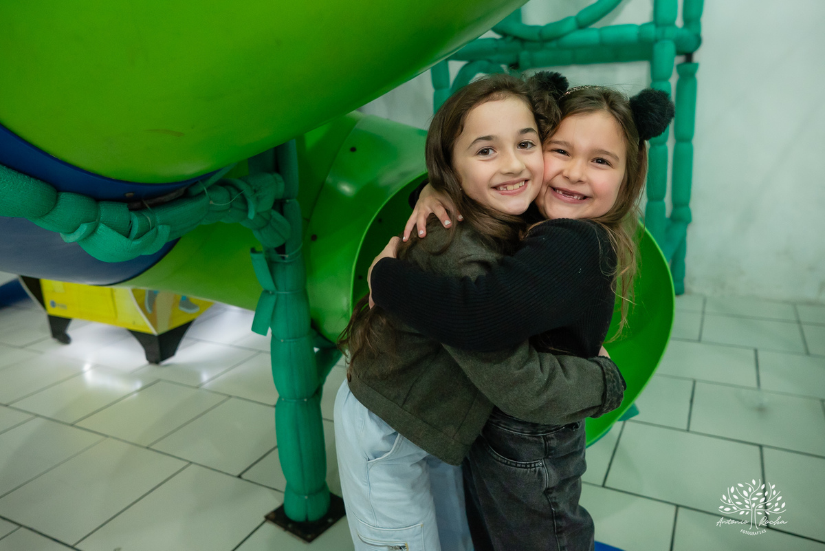 Pelotas - aniversário infantil - festa infantil - fotógrafo de aniversários - fotos de aniversário - 4 anos - festa de super-herói - Homem-Aranha - brincadeiras infantis - memórias da infância - diversão crianças - festa com amigos - fotografia de festas