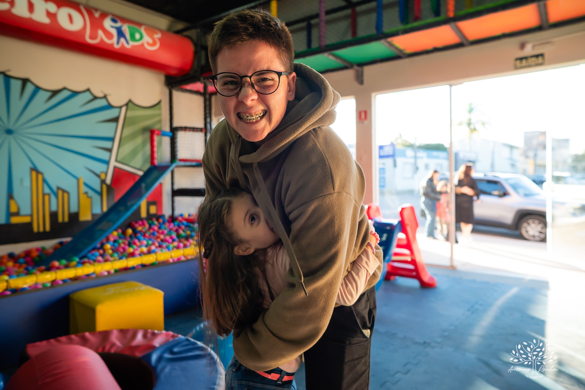 aniversário-infantil - fotografia-de-aniversário - pizzaria-Gaiteiro - espaço-kids - Camaquã - fotógrafos-amigos - Pelotas - fotografia-documental - infância-feliz – festa de criança- fotos-de-criança - tio-Antonio - tia-Rê – fotógrafo infantil