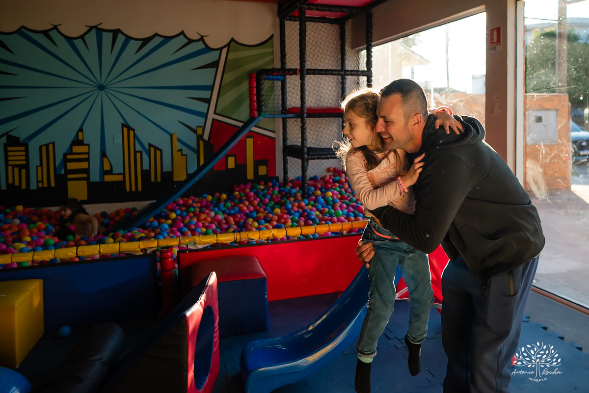 aniversário-infantil - fotografia-de-aniversário - pizzaria-Gaiteiro - espaço-kids - Camaquã - fotógrafos-amigos - Pelotas - fotografia-documental - infância-feliz – festa de criança- fotos-de-criança - tio-Antonio - tia-Rê – fotógrafo infantil