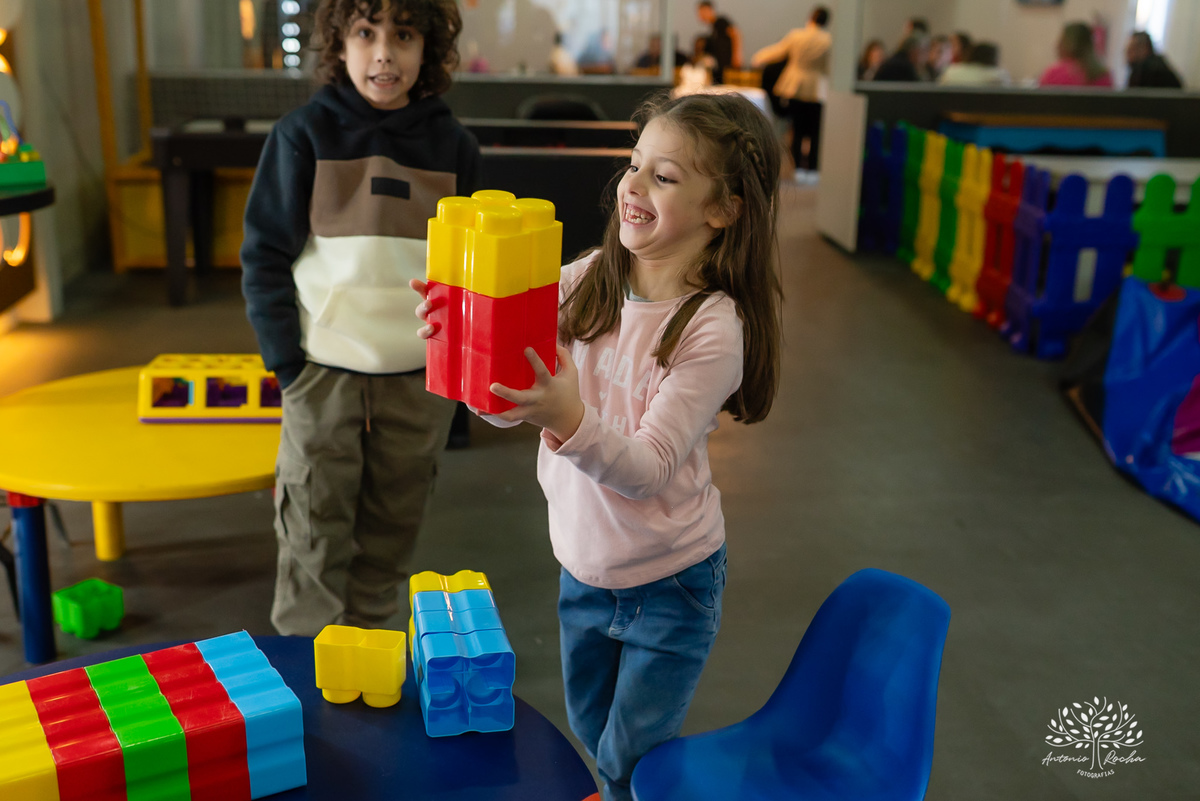 aniversário-infantil - fotografia-de-aniversário - pizzaria-Gaiteiro - espaço-kids - Camaquã - fotógrafos-amigos - Pelotas - fotografia-documental - infância-feliz – festa de criança- fotos-de-criança - tio-Antonio - tia-Rê – fotógrafo infantil
