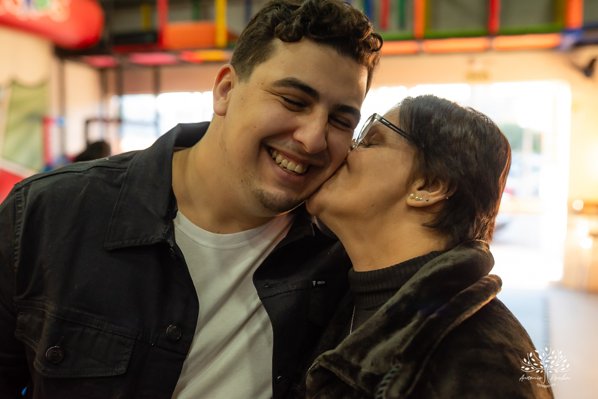aniversário-infantil - fotografia-de-aniversário - pizzaria-Gaiteiro - espaço-kids - Camaquã - fotógrafos-amigos - Pelotas - fotografia-documental - infância-feliz – festa de criança- fotos-de-criança - tio-Antonio - tia-Rê – fotógrafo infantil