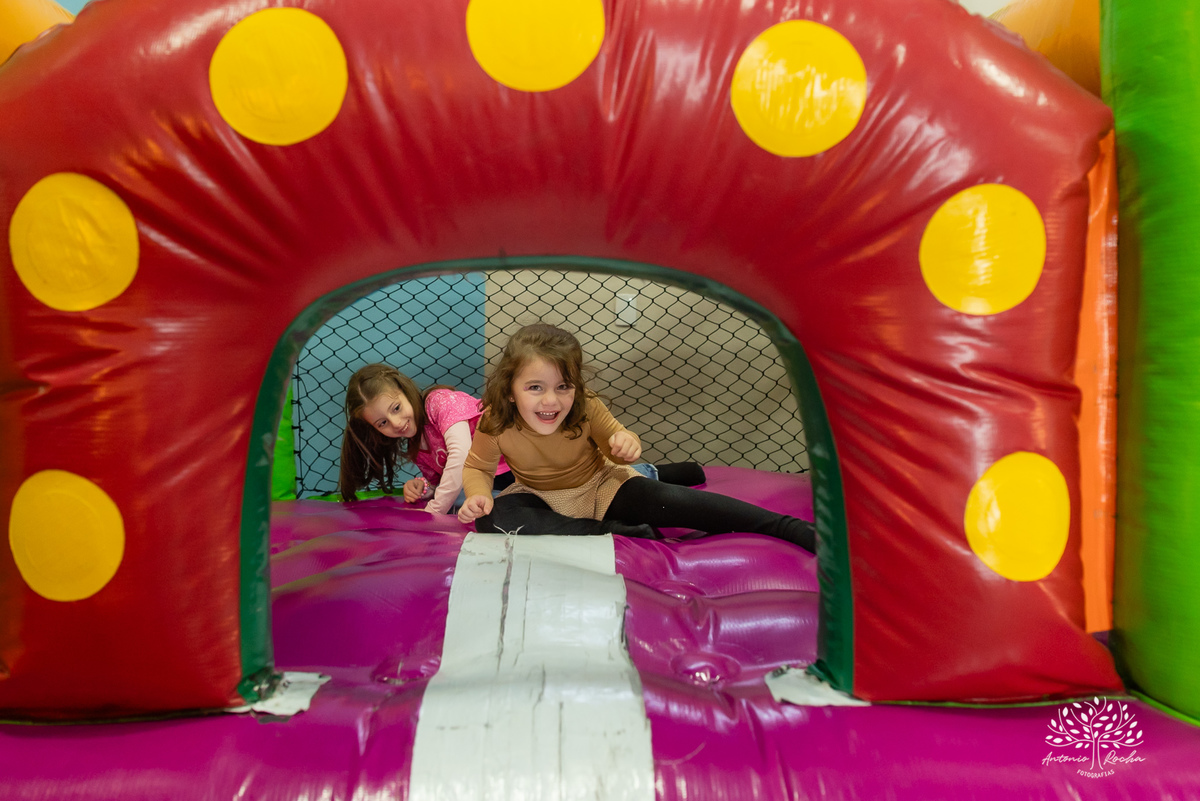 aniversário-infantil - fotografia-de-aniversário - pizzaria-Gaiteiro - espaço-kids - Camaquã - fotógrafos-amigos - Pelotas - fotografia-documental - infância-feliz – festa de criança- fotos-de-criança - tio-Antonio - tia-Rê – fotógrafo infantil