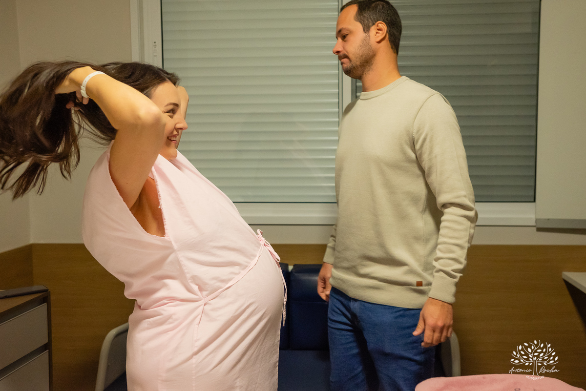 parto - nascimento - chegada-em-casa - irmãs - Laura - Marina - família - fotografia-afetiva - memórias - amor - herança-afetiva - registro-em-família - Antonio-Rocha-Fotografias