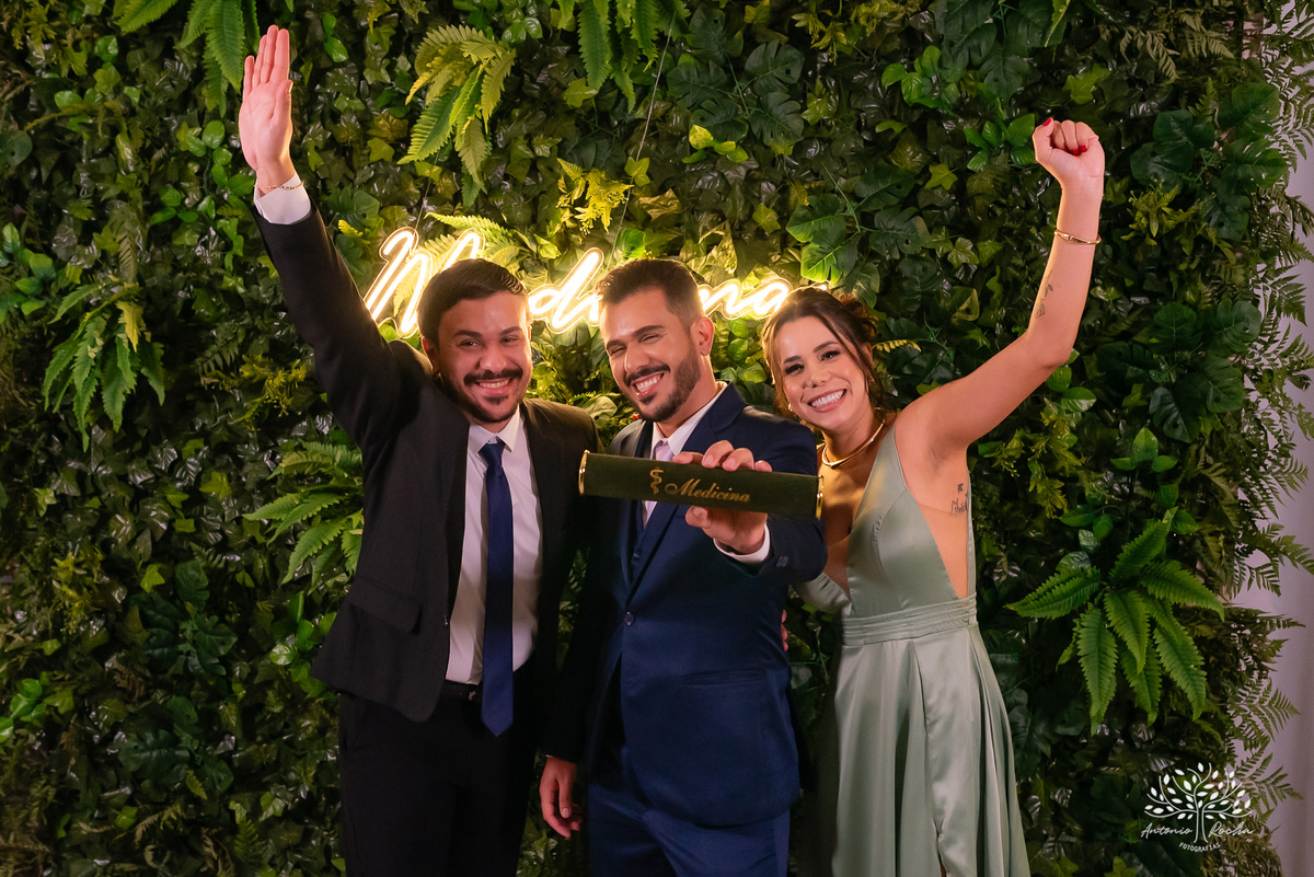 formatura - amigos da faculdade - médicos formandos - UFPel - Universidade Federal de Pelotas - festa de formatura - fotografia de formatura – Pelotas - Salão Las Palmas - ensaio de formatura - fotografia profissional - Antonio Rocha Fotografias