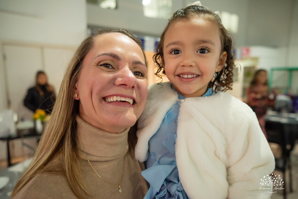 Aniversário Infantil - Fotógrafo de Aniversário - Fotos de Festa de Criança - Cliff Kids - Tholl - Roxito - Chuva de Neve - Pelotas - Antonio Rocha Fotografias- Maletinha Colorida - Pintura Facial - Animação Infantil - Cássia Nobel - Música ao vivo