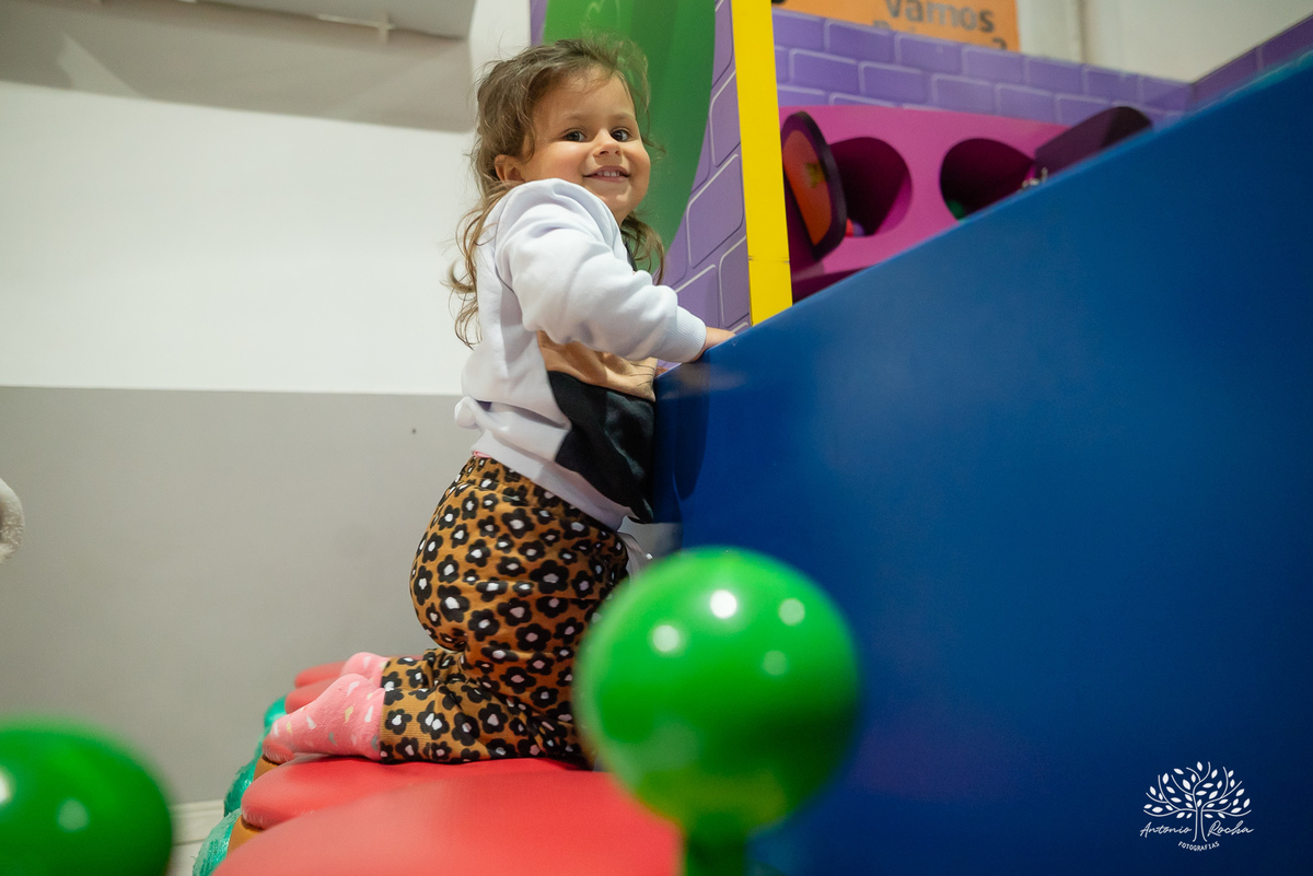 Aniversário Infantil - Fotógrafo de Aniversário - Fotos de Festa de Criança - Cliff Kids - Tholl - Roxito - Chuva de Neve - Pelotas - Antonio Rocha Fotografias- Maletinha Colorida - Pintura Facial - Animação Infantil - Cássia Nobel - Música ao vivo