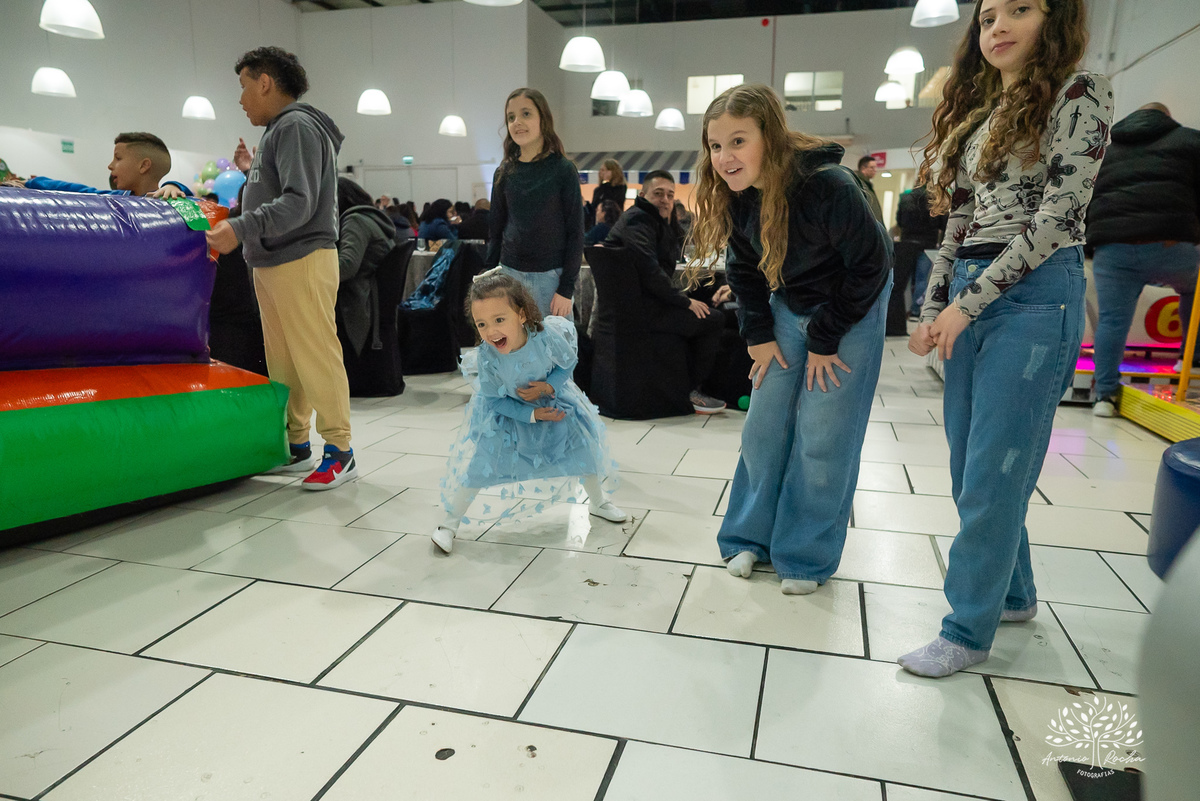 Aniversário Infantil - Fotógrafo de Aniversário - Fotos de Festa de Criança - Cliff Kids - Tholl - Roxito - Chuva de Neve - Pelotas - Antonio Rocha Fotografias- Maletinha Colorida - Pintura Facial - Animação Infantil - Cássia Nobel - Música ao vivo