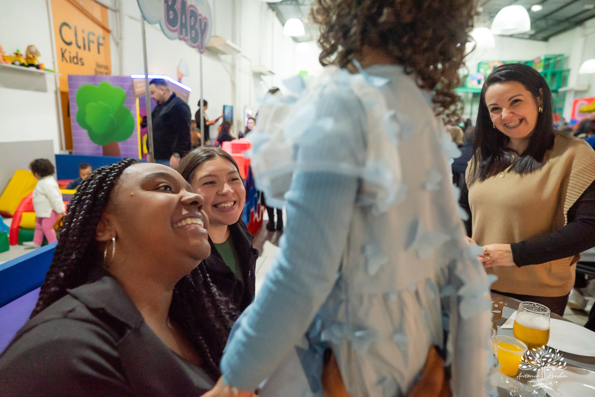Aniversário Infantil - Fotógrafo de Aniversário - Fotos de Festa de Criança - Cliff Kids - Tholl - Roxito - Chuva de Neve - Pelotas - Antonio Rocha Fotografias- Maletinha Colorida - Pintura Facial - Animação Infantil - Cássia Nobel - Música ao vivo