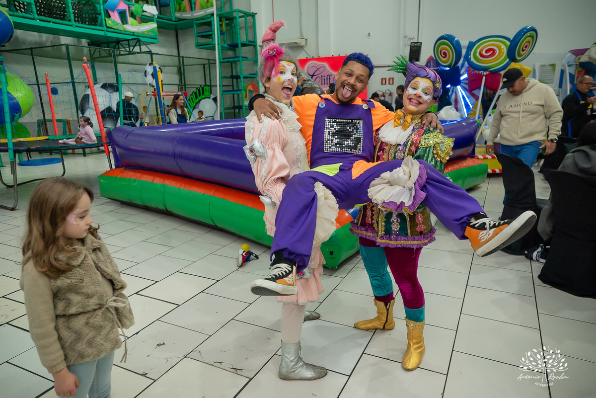Aniversário Infantil - Fotógrafo de Aniversário - Fotos de Festa de Criança - Cliff Kids - Tholl - Roxito - Chuva de Neve - Pelotas - Antonio Rocha Fotografias- Maletinha Colorida - Pintura Facial - Animação Infantil - Cássia Nobel - Música ao vivo