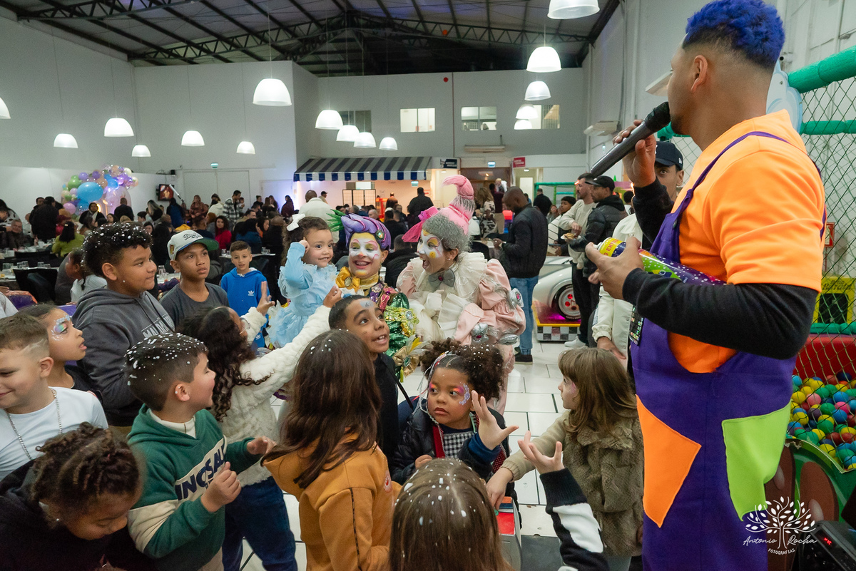Aniversário Infantil - Fotógrafo de Aniversário - Fotos de Festa de Criança - Cliff Kids - Tholl - Roxito - Chuva de Neve - Pelotas - Antonio Rocha Fotografias- Maletinha Colorida - Pintura Facial - Animação Infantil - Cássia Nobel - Música ao vivo