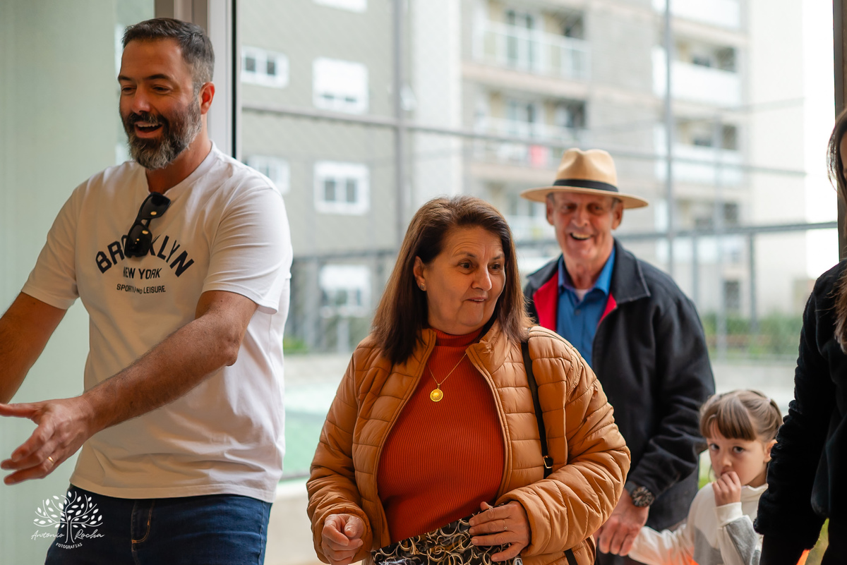 aniversário infantil - fotografia de festa - tema dinossauros - salão de condomínio - balão surpresa - decoração personalizada - pintura facial - ensaio infantil - fotografia documental - fotografia de crianças - festa infantil - Pelotas - Festa Criança