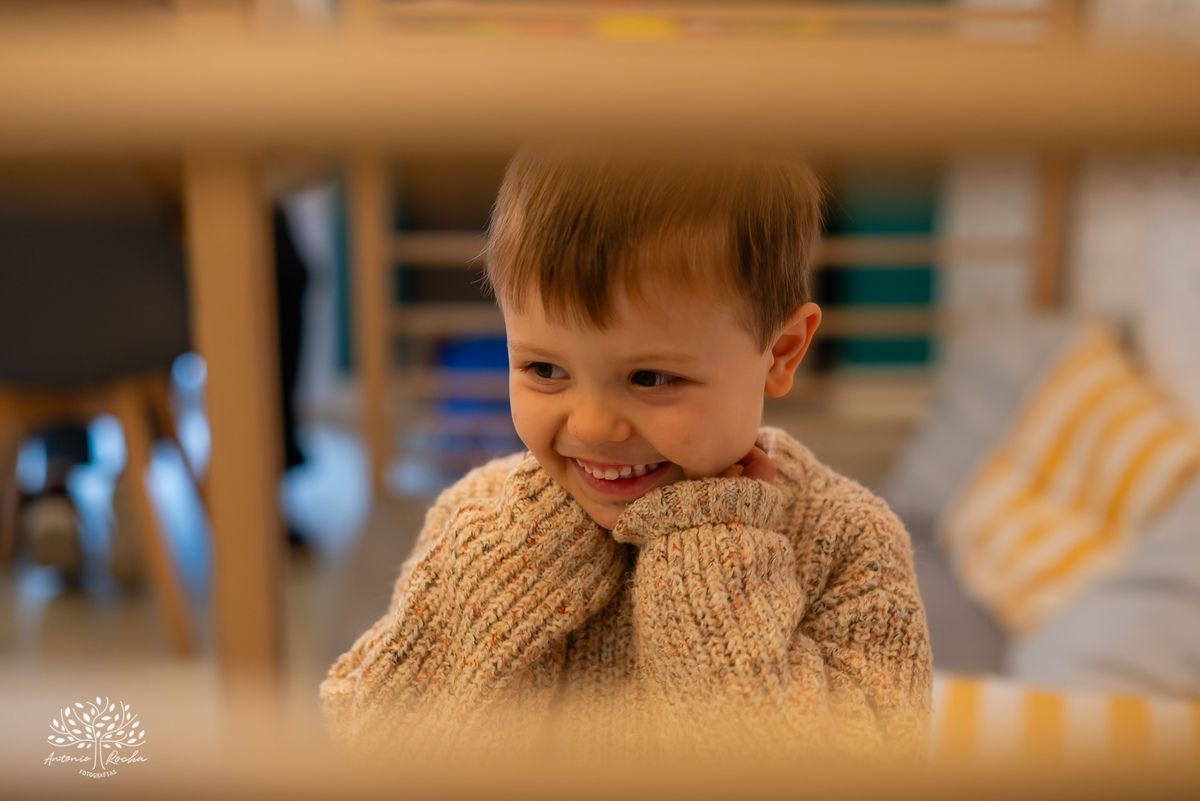 aniversário infantil - fotografia de festa - tema dinossauros - salão de condomínio - balão surpresa - decoração personalizada - pintura facial - ensaio infantil - fotografia documental - fotografia de crianças - festa infantil - Pelotas - Festa Criança