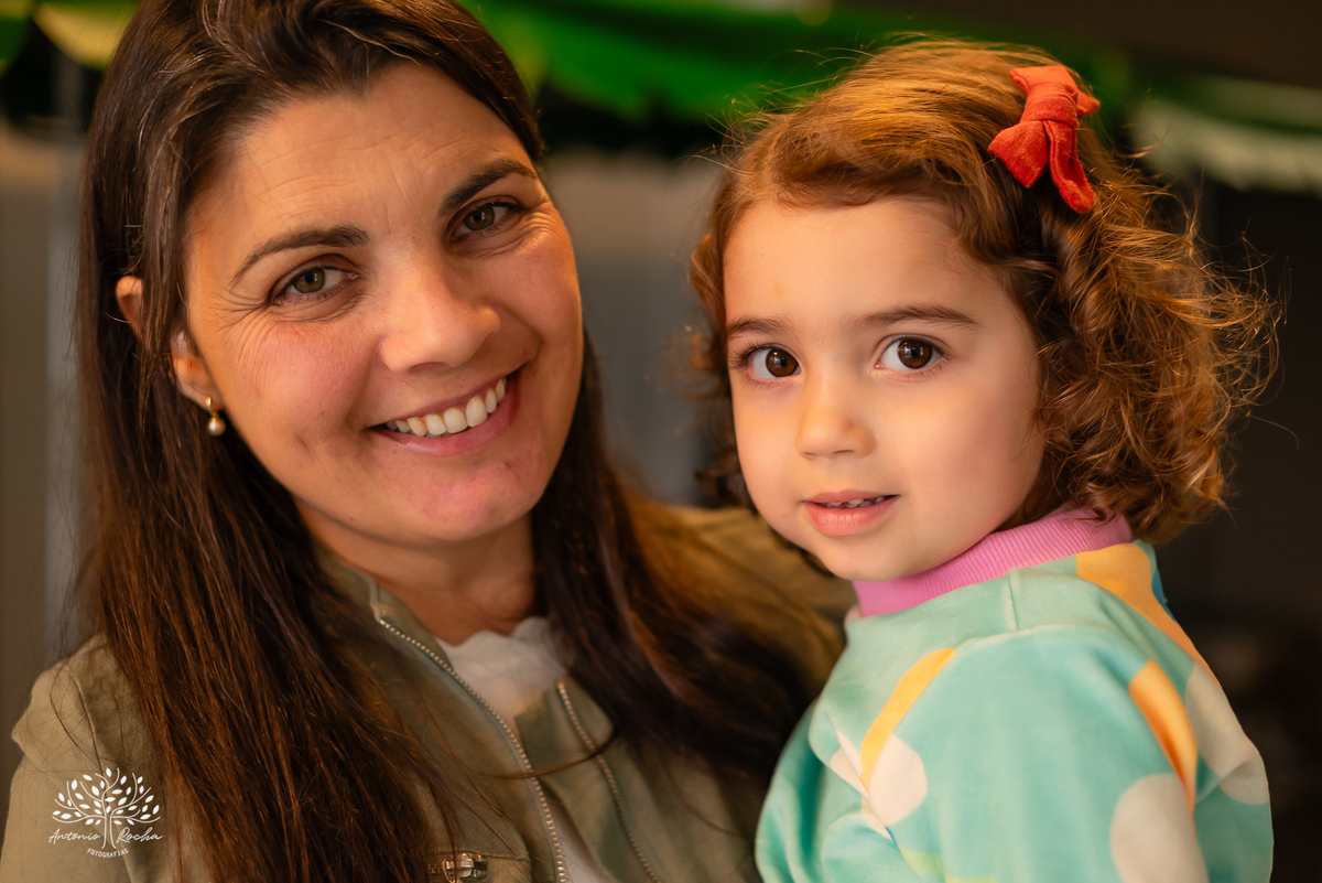 aniversário infantil - fotografia de festa - tema dinossauros - salão de condomínio - balão surpresa - decoração personalizada - pintura facial - ensaio infantil - fotografia documental - fotografia de crianças - festa infantil - Pelotas - Festa Criança