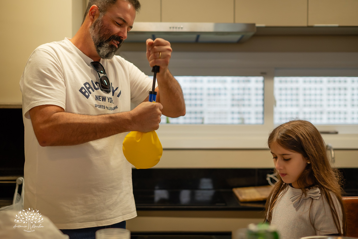 aniversário infantil - fotografia de festa - tema dinossauros - salão de condomínio - balão surpresa - decoração personalizada - pintura facial - ensaio infantil - fotografia documental - fotografia de crianças - festa infantil - Pelotas - Festa Criança