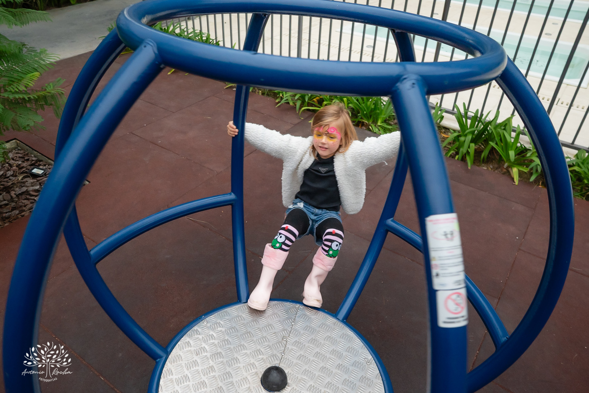 aniversário infantil - fotografia de festa - tema dinossauros - salão de condomínio - balão surpresa - decoração personalizada - pintura facial - ensaio infantil - fotografia documental - fotografia de crianças - festa infantil - Pelotas - Festa Criança