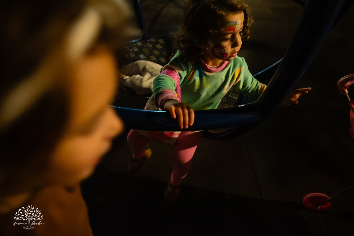 aniversário infantil - fotografia de festa - tema dinossauros - salão de condomínio - balão surpresa - decoração personalizada - pintura facial - ensaio infantil - fotografia documental - fotografia de crianças - festa infantil - Pelotas - Festa Criança