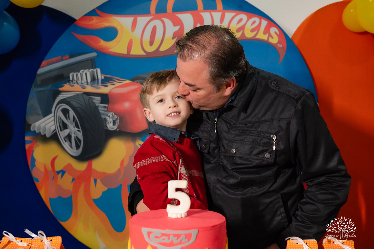 Caio - aniversário - Hot Wheels - festa infantil - Pelotas - energia de criança - brincadeiras - playground - pintura - desenhos - família - convidados - abraço caloroso - alegria - diversão - memória - fotografia - Antonio Rocha Fotografias - Cliff Kids