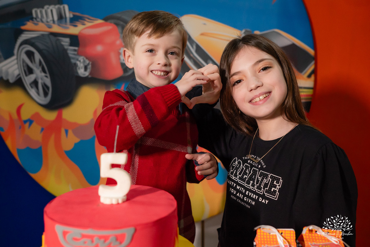 Caio - aniversário - Hot Wheels - festa infantil - Pelotas - energia de criança - brincadeiras - playground - pintura - desenhos - família - convidados - abraço caloroso - alegria - diversão - memória - fotografia - Antonio Rocha Fotografias - Cliff Kids