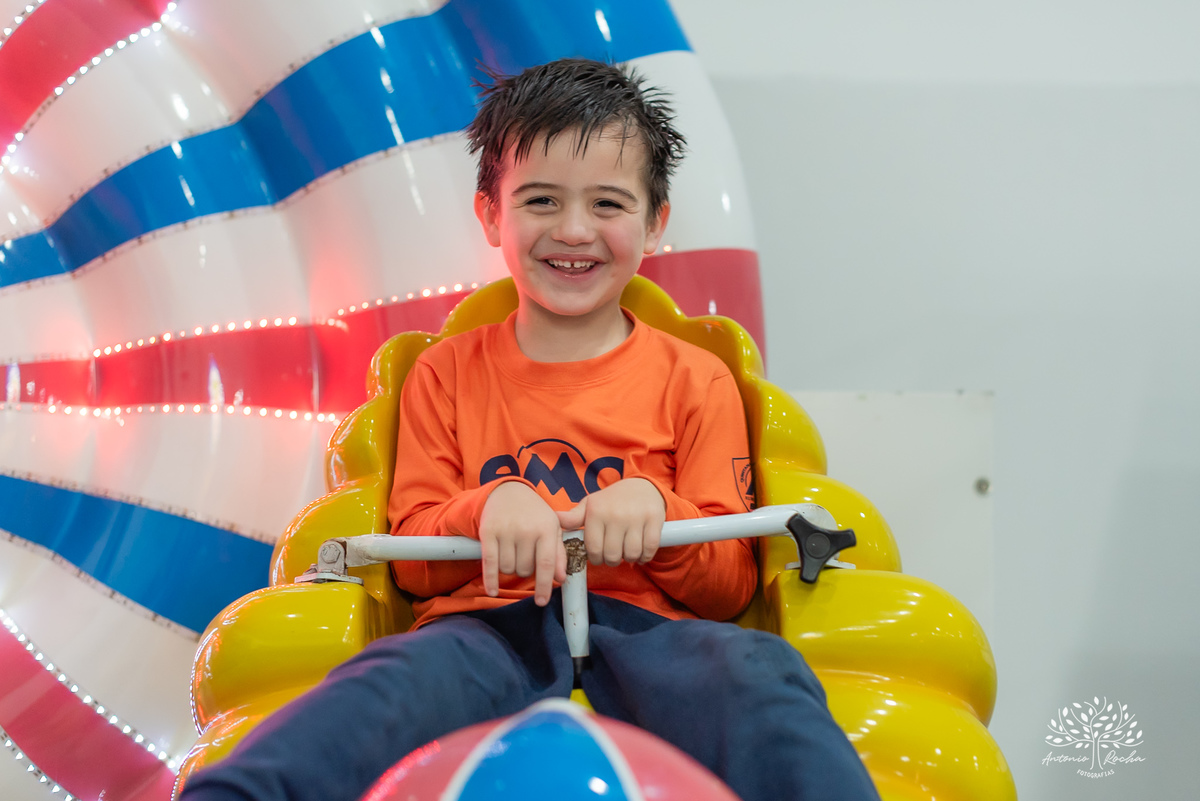 Caio - aniversário - Hot Wheels - festa infantil - Pelotas - energia de criança - brincadeiras - playground - pintura - desenhos - família - convidados - abraço caloroso - alegria - diversão - memória - fotografia - Antonio Rocha Fotografias - Cliff Kids