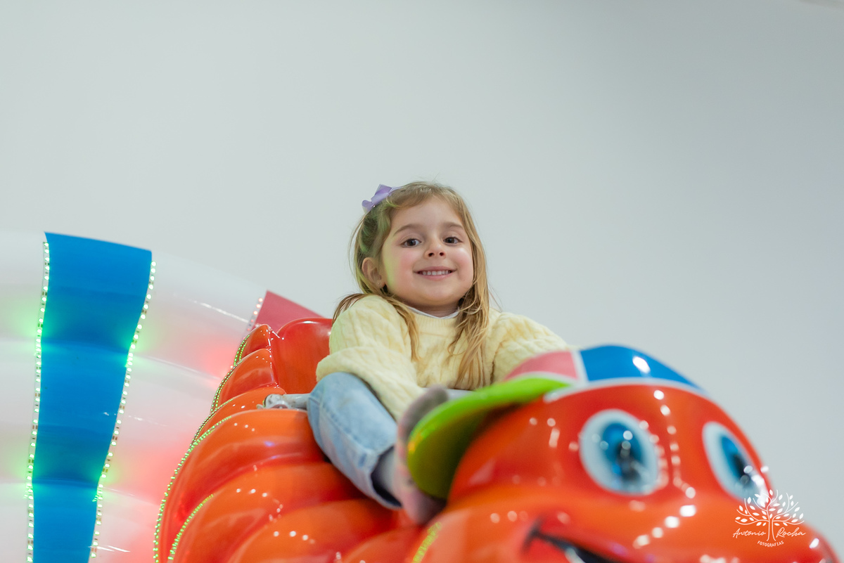 Caio - aniversário - Hot Wheels - festa infantil - Pelotas - energia de criança - brincadeiras - playground - pintura - desenhos - família - convidados - abraço caloroso - alegria - diversão - memória - fotografia - Antonio Rocha Fotografias - Cliff Kids