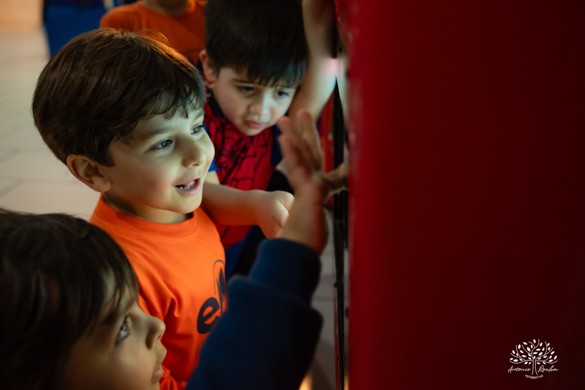 Caio - aniversário - Hot Wheels - festa infantil - Pelotas - energia de criança - brincadeiras - playground - pintura - desenhos - família - convidados - abraço caloroso - alegria - diversão - memória - fotografia - Antonio Rocha Fotografias - Cliff Kids