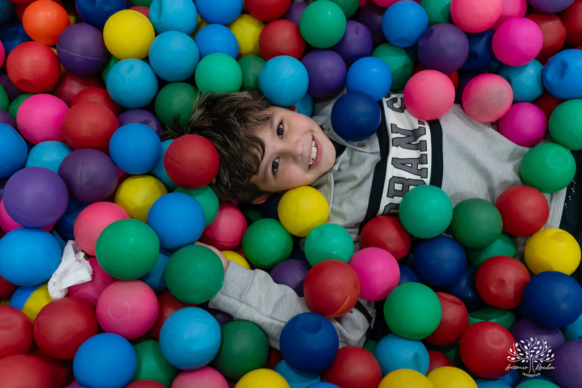 Caio - aniversário - Hot Wheels - festa infantil - Pelotas - energia de criança - brincadeiras - playground - pintura - desenhos - família - convidados - abraço caloroso - alegria - diversão - memória - fotografia - Antonio Rocha Fotografias - Cliff Kids