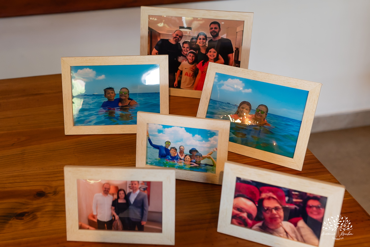 aniversário-Lourdes-70-anos-festa-familiar-almoço-amigos-celebração-vida-fotografia-memórias-registros-fotos-viagens-família-emocionante-discursos-detais-cuidados-momento-especial-decoracao-Flor--sorrisos-lembranças-Antonio-Rocha-Fotografias - Pelotas