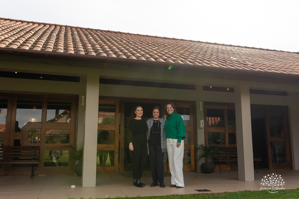 aniversário-Lourdes-70-anos-festa-familiar-almoço-amigos-celebração-vida-fotografia-memórias-registros-fotos-viagens-família-emocionante-discursos-detais-cuidados-momento-especial-decoracao-Flor--sorrisos-lembranças-Antonio-Rocha-Fotografias - Pelotas