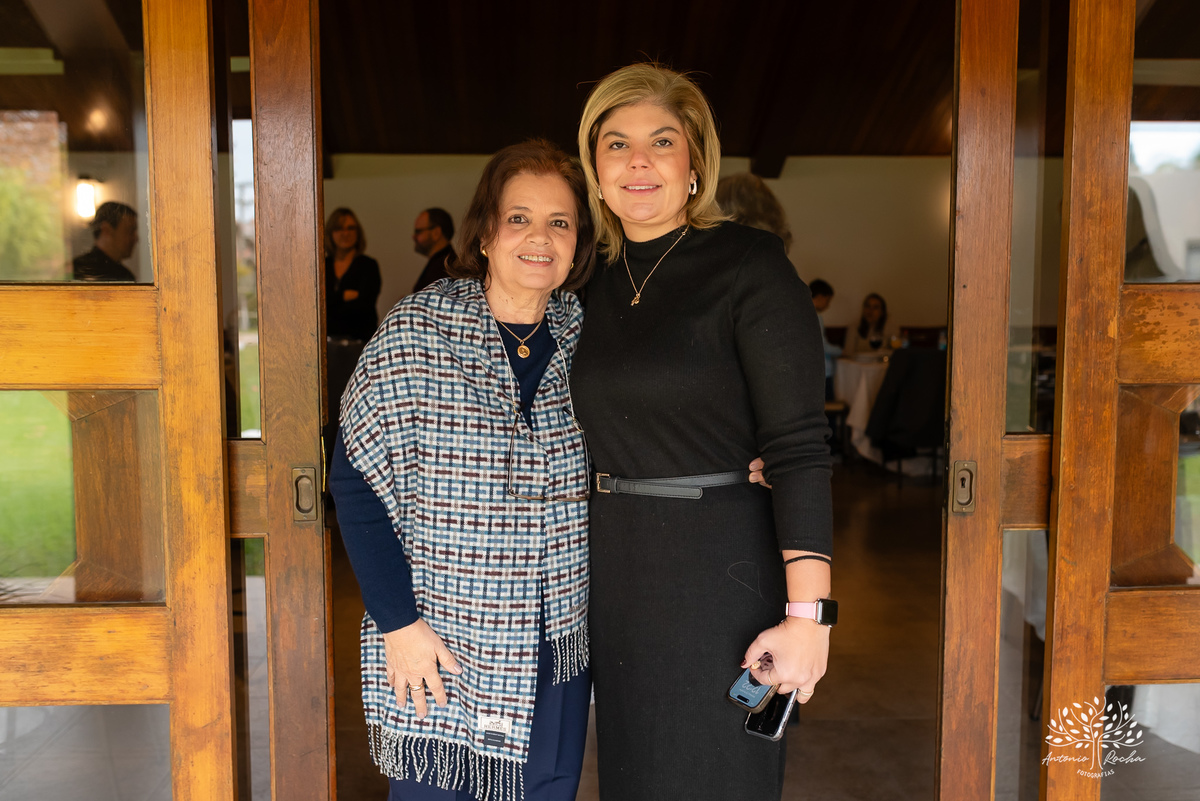 aniversário-Lourdes-70-anos-festa-familiar-almoço-amigos-celebração-vida-fotografia-memórias-registros-fotos-viagens-família-emocionante-discursos-detais-cuidados-momento-especial-decoracao-Flor--sorrisos-lembranças-Antonio-Rocha-Fotografias - Pelotas