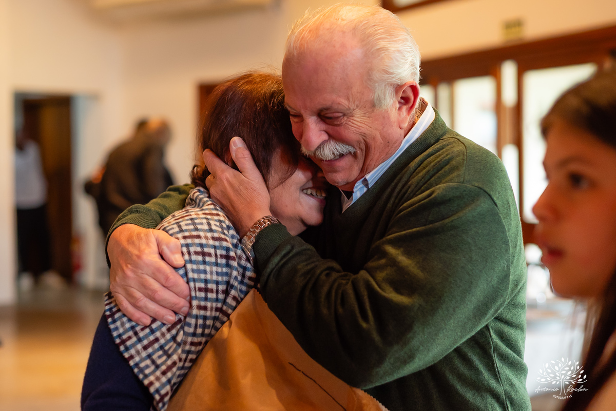 aniversário-Lourdes-70-anos-festa-familiar-almoço-amigos-celebração-vida-fotografia-memórias-registros-fotos-viagens-família-emocionante-discursos-detais-cuidados-momento-especial-decoracao-Flor--sorrisos-lembranças-Antonio-Rocha-Fotografias - Pelotas