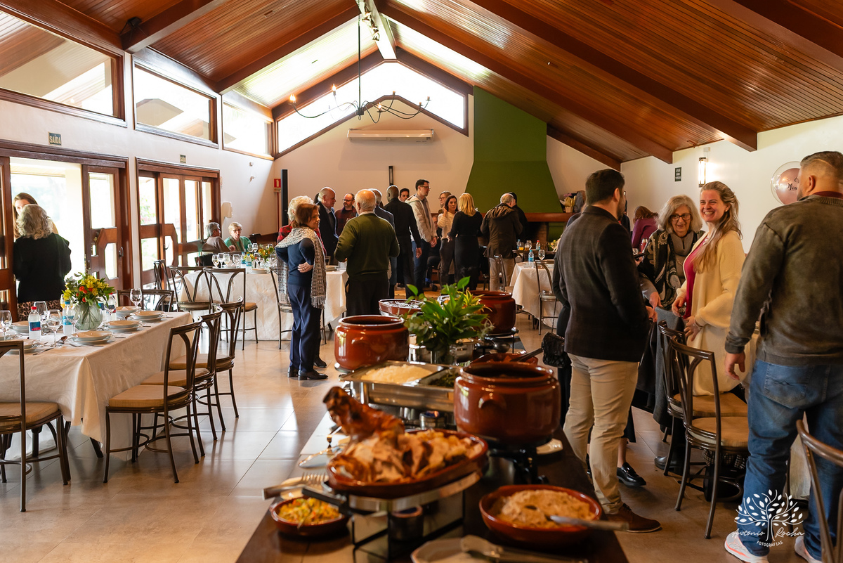 aniversário-Lourdes-70-anos-festa-familiar-almoço-amigos-celebração-vida-fotografia-memórias-registros-fotos-viagens-família-emocionante-discursos-detais-cuidados-momento-especial-decoracao-Flor--sorrisos-lembranças-Antonio-Rocha-Fotografias - Pelotas