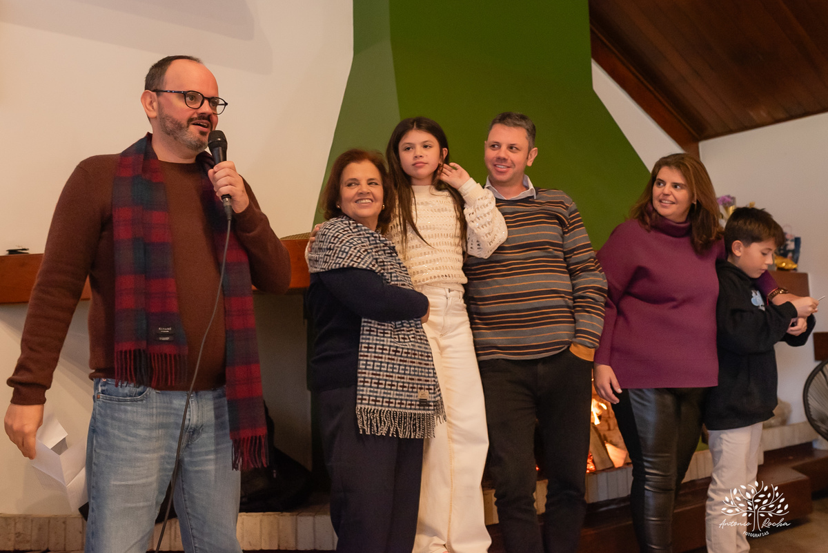 aniversário-Lourdes-70-anos-festa-familiar-almoço-amigos-celebração-vida-fotografia-memórias-registros-fotos-viagens-família-emocionante-discursos-detais-cuidados-momento-especial-decoracao-Flor--sorrisos-lembranças-Antonio-Rocha-Fotografias - Pelotas