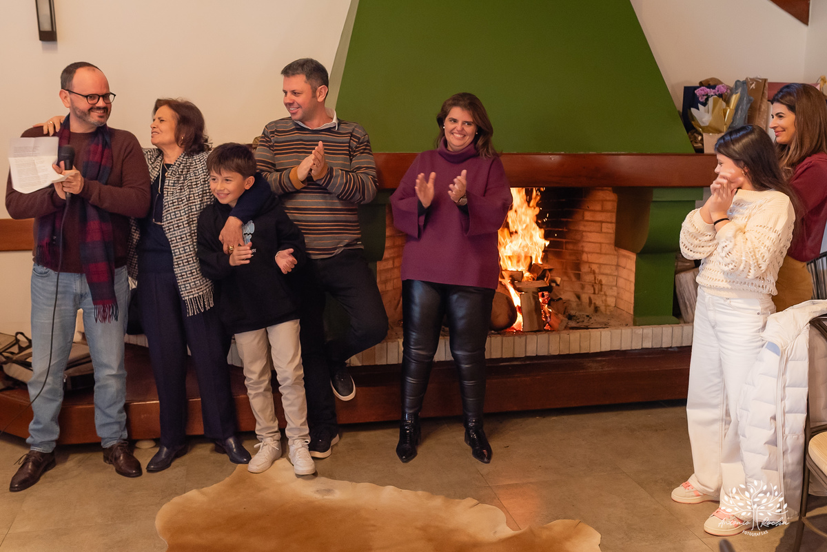 aniversário-Lourdes-70-anos-festa-familiar-almoço-amigos-celebração-vida-fotografia-memórias-registros-fotos-viagens-família-emocionante-discursos-detais-cuidados-momento-especial-decoracao-Flor--sorrisos-lembranças-Antonio-Rocha-Fotografias - Pelotas